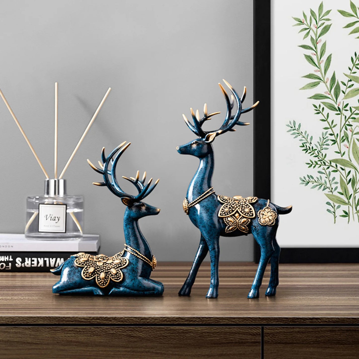 Reindeer Statue Resin Deer Figurine Sculpture Ornament Home Office Art Decoration