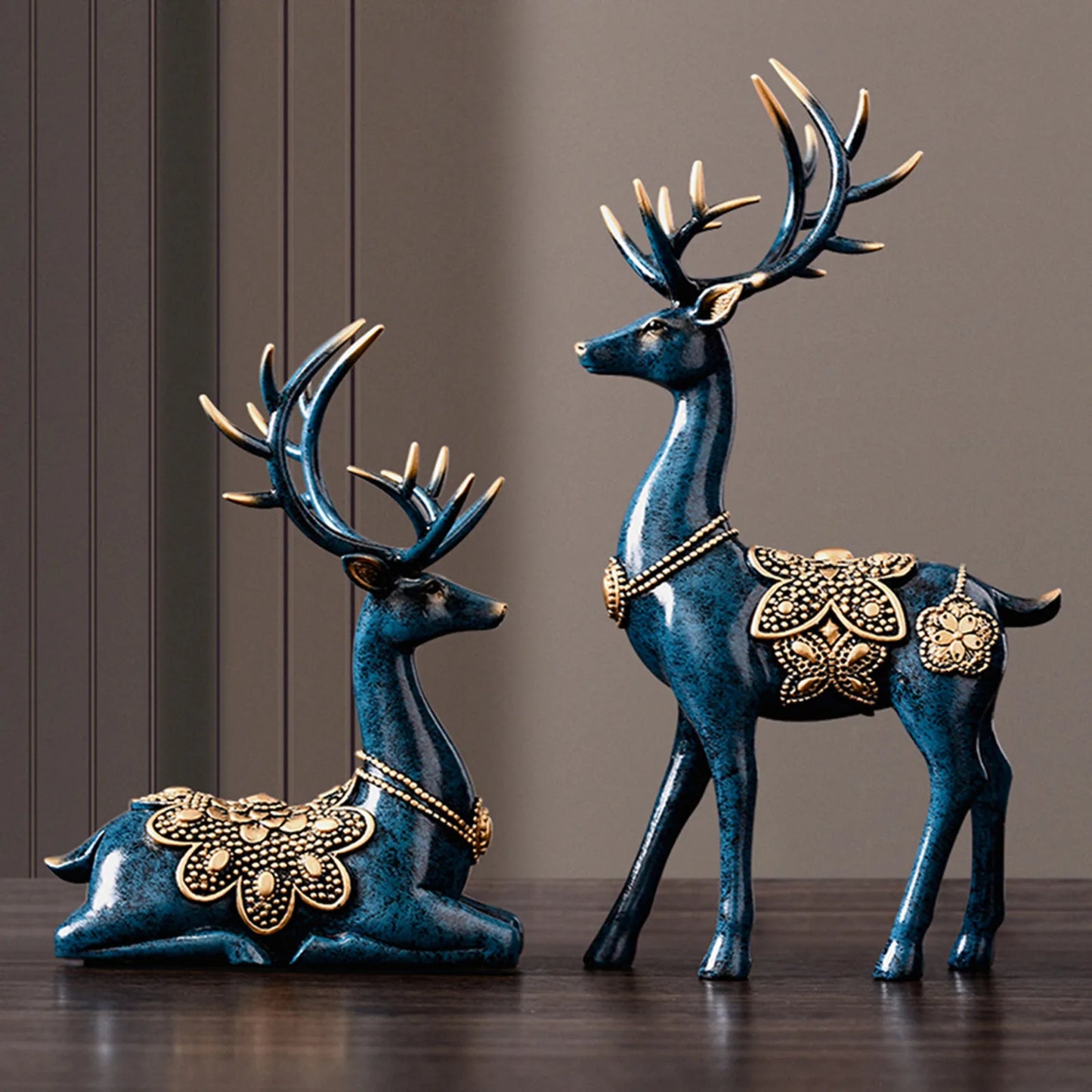 Reindeer Statue Resin Deer Figurine Sculpture Ornament Home Office Art Decoration